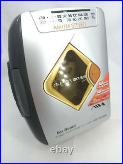 Aiwa HS-TA226 Stereo Walkman Personal Cassette Tape Player Radio FM AM Silver
