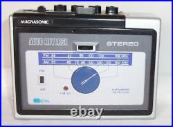 Magnasonic JR-57 Walkman Stereo Cassette Tape Player Radio Toshiba S1 S3 AS-IS