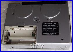 Magnasonic JR-57 Walkman Stereo Cassette Tape Player Radio Toshiba S1 S3 AS-IS