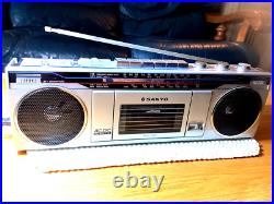 SANYO M7000KA VINTAGE STEREO RADIO CASSETTE 1980s REFURBISHED SANYO M7000KA VINTAGE STEREO RADIO CASSETTE 1980s REFURBISHED