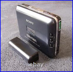 SONY WALKMAN WM-FX808 Personal Radio Cassette Player AA pack Full working BLACK