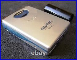 SONY WALKMAN WM-WX1 WIRELESS Personal Cassette Player AA battery pack Working