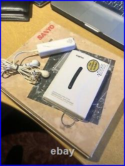 Sanyo walkman cassette player JJ-W6