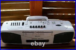 Sony CFS 2055 boombox cassette player/radio combo in rare WHITE COLOUR